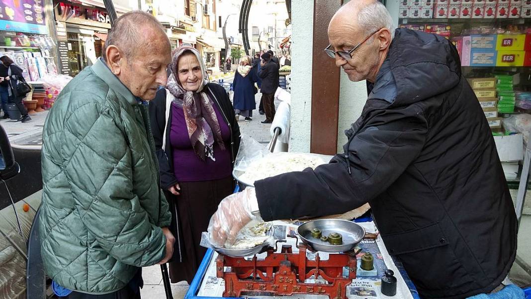 Soğuk havalarda vücudu sıcacık tutuyor, hastalıklardan koruyor! Sadece o kentte üretiliyor 3
